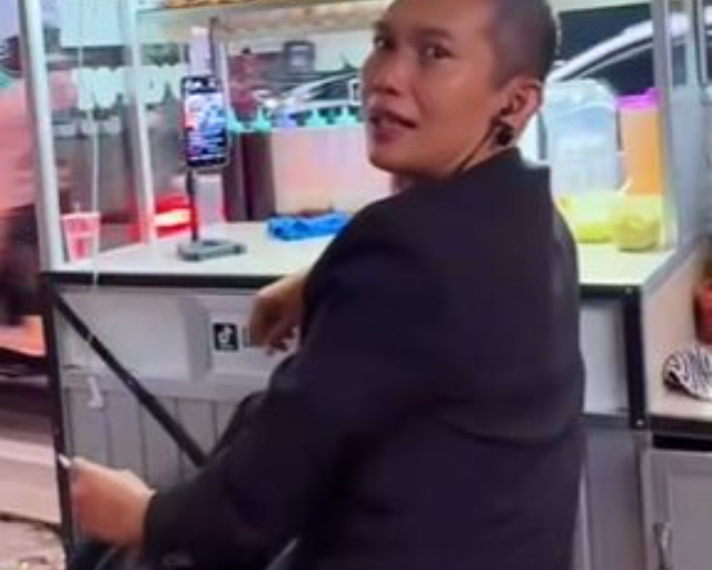 Paspampres Bandung Jual Lumpia Basah, Disukai Artis